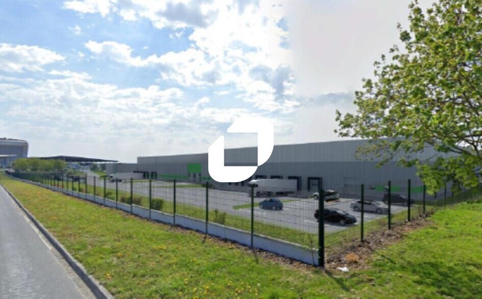 Industriel/Logistique dans La Veuve à louer - Photo de l’immeuble – Image 1 sur 3