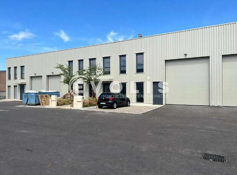 55 Rue Emile Zola, Décines-Charpieu à louer - Photo de l’immeuble – Image 1 sur 8