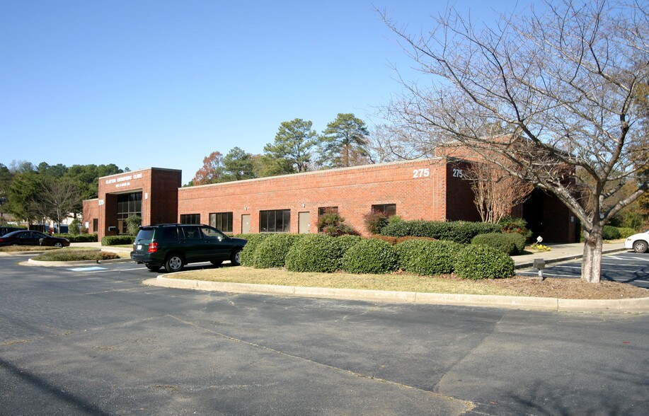275 Upper Riverdale Rd SW, Riverdale, GA à louer - Photo de l’immeuble – Image 3 sur 9