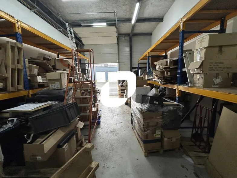 Local d’activités dans Chanteloup-en-Brie à louer - Photo intérieure – Image 1 sur 5