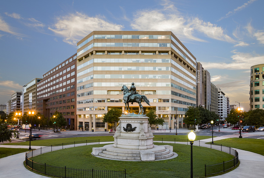 1 Thomas Cir NW, Washington, DC à louer - Photo de l’immeuble – Image 1 sur 6