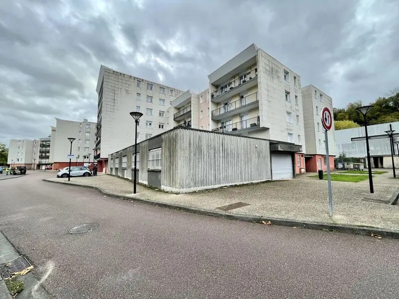 Bureau dans Barentin à louer Photo de l’immeuble– Image 1 sur 20