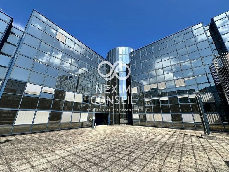 Bureau dans Noisy-le-Grand à louer - Photo de l’immeuble – Image 1 sur 8