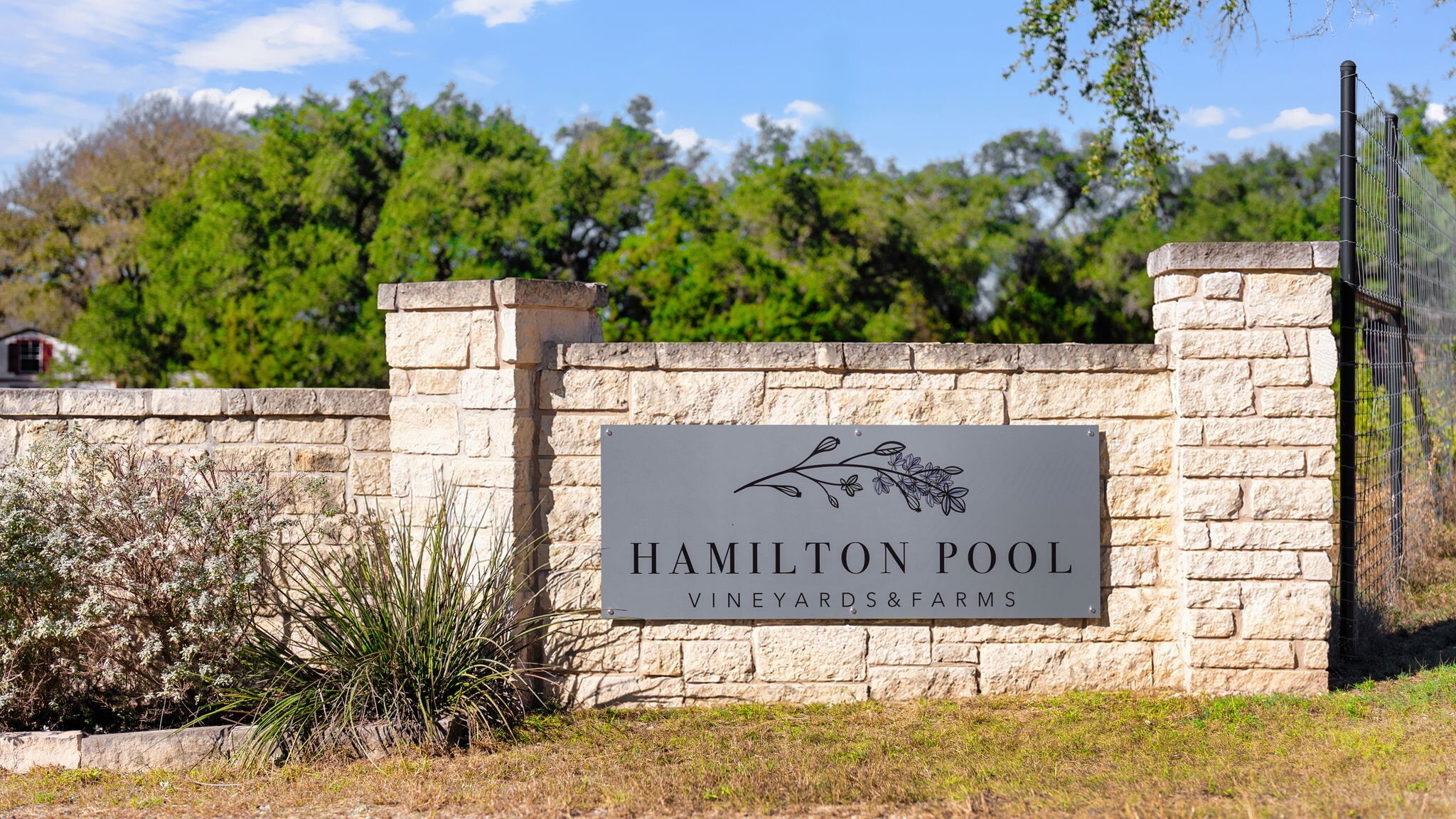 25711 Hamilton Pool Rd, Round Mountain, TX à vendre Photo principale– Image 1 sur 94