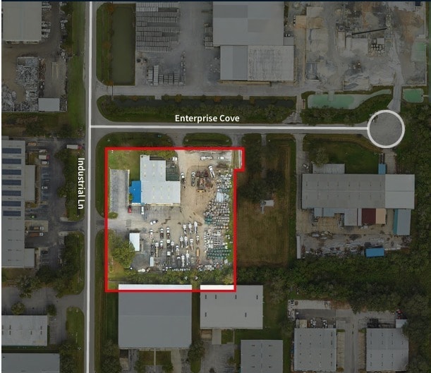 7703 Industrial Ln, Tampa, FL à louer Photo de l’immeuble– Image 1 sur 2