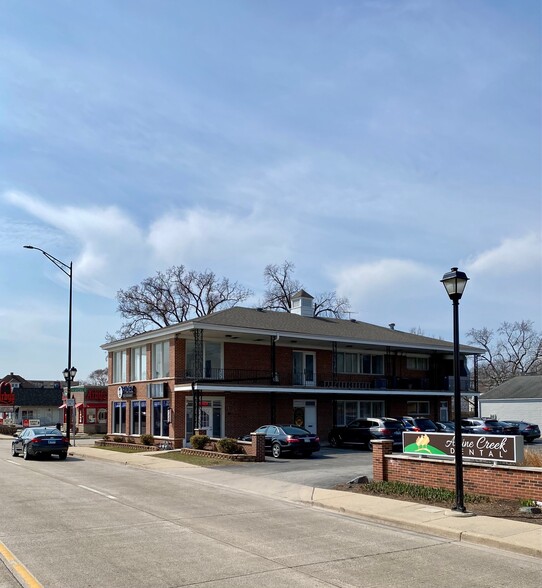 350 N York St, Elmhurst, IL à vendre - Photo de l’immeuble – Image 1 sur 4