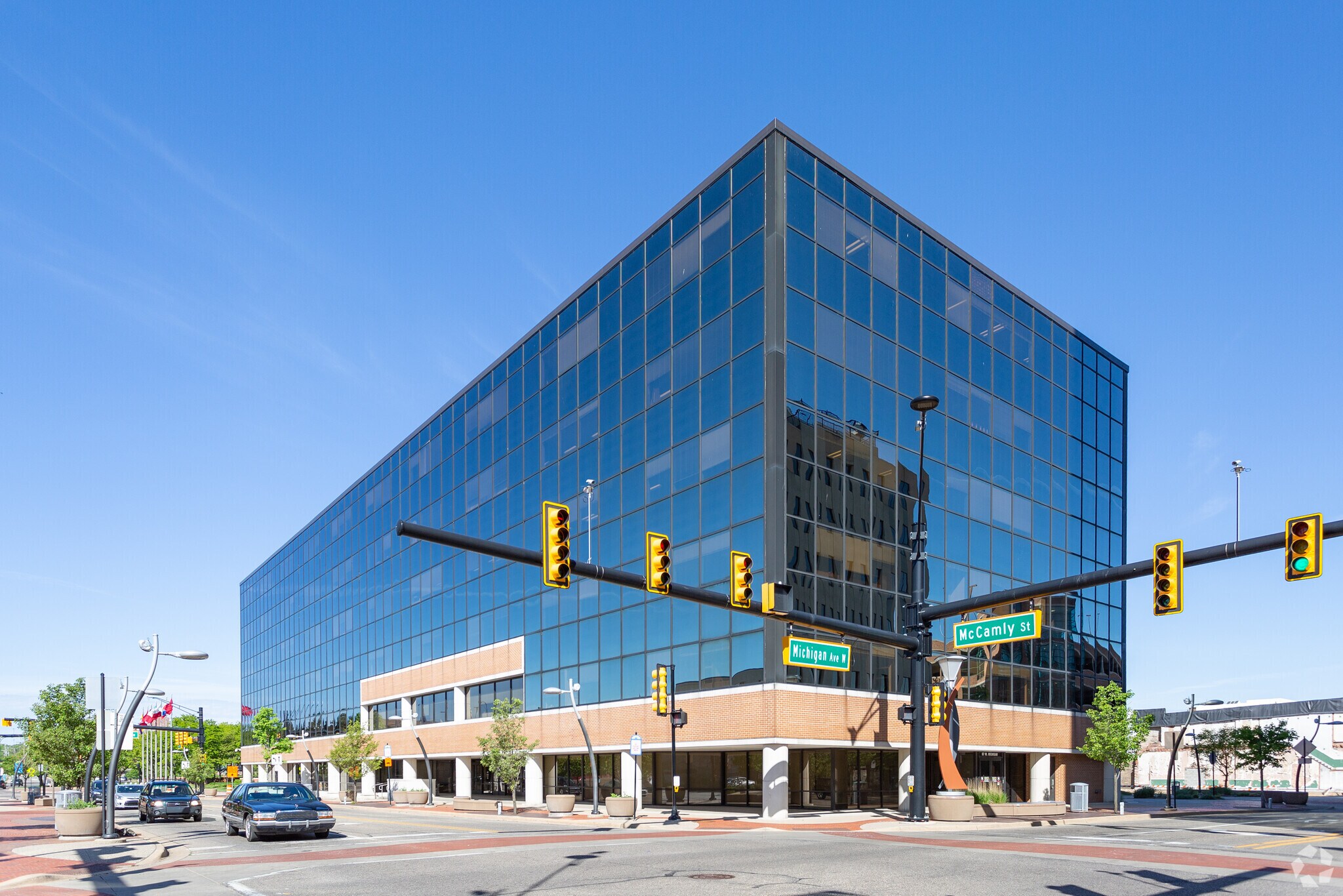 67 W Michigan Ave, Battle Creek, MI à louer Photo de l’immeuble– Image 1 sur 16