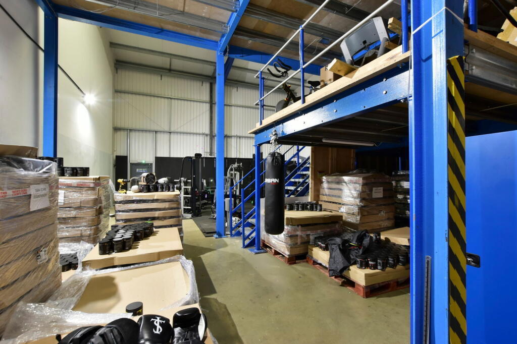 Whiteleaf Rd, Hemel Hempstead, HRT HP3 9HD - Lot 8 -  - Photo intérieure - Image 1 of 10