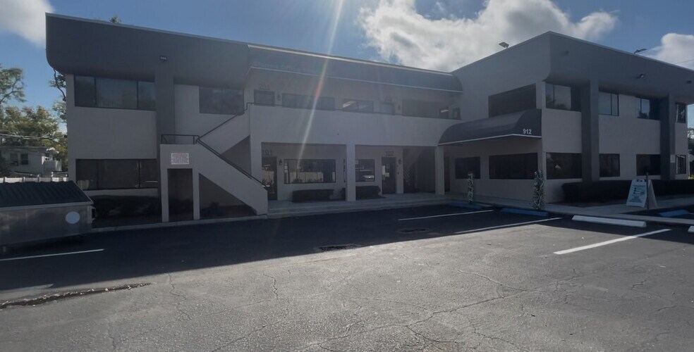 912 Drew St, Clearwater, FL à louer - Photo de l’immeuble – Image 2 sur 15