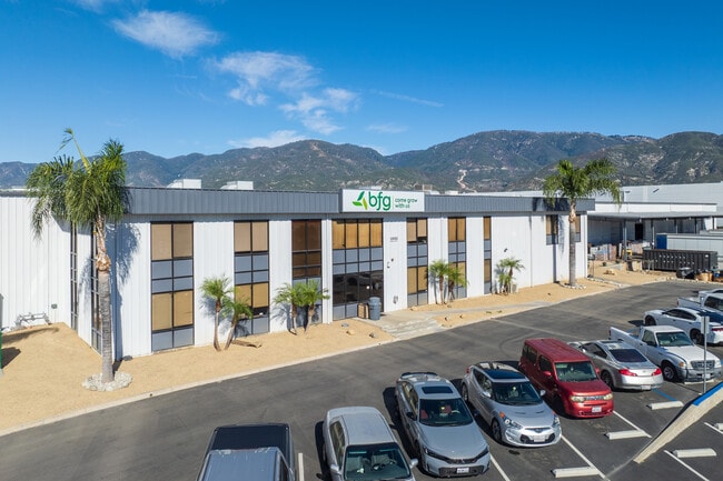 Plus de détails pour 2552 W Shenandoah Way, San Bernardino, CA - Industriel/Logistique à louer