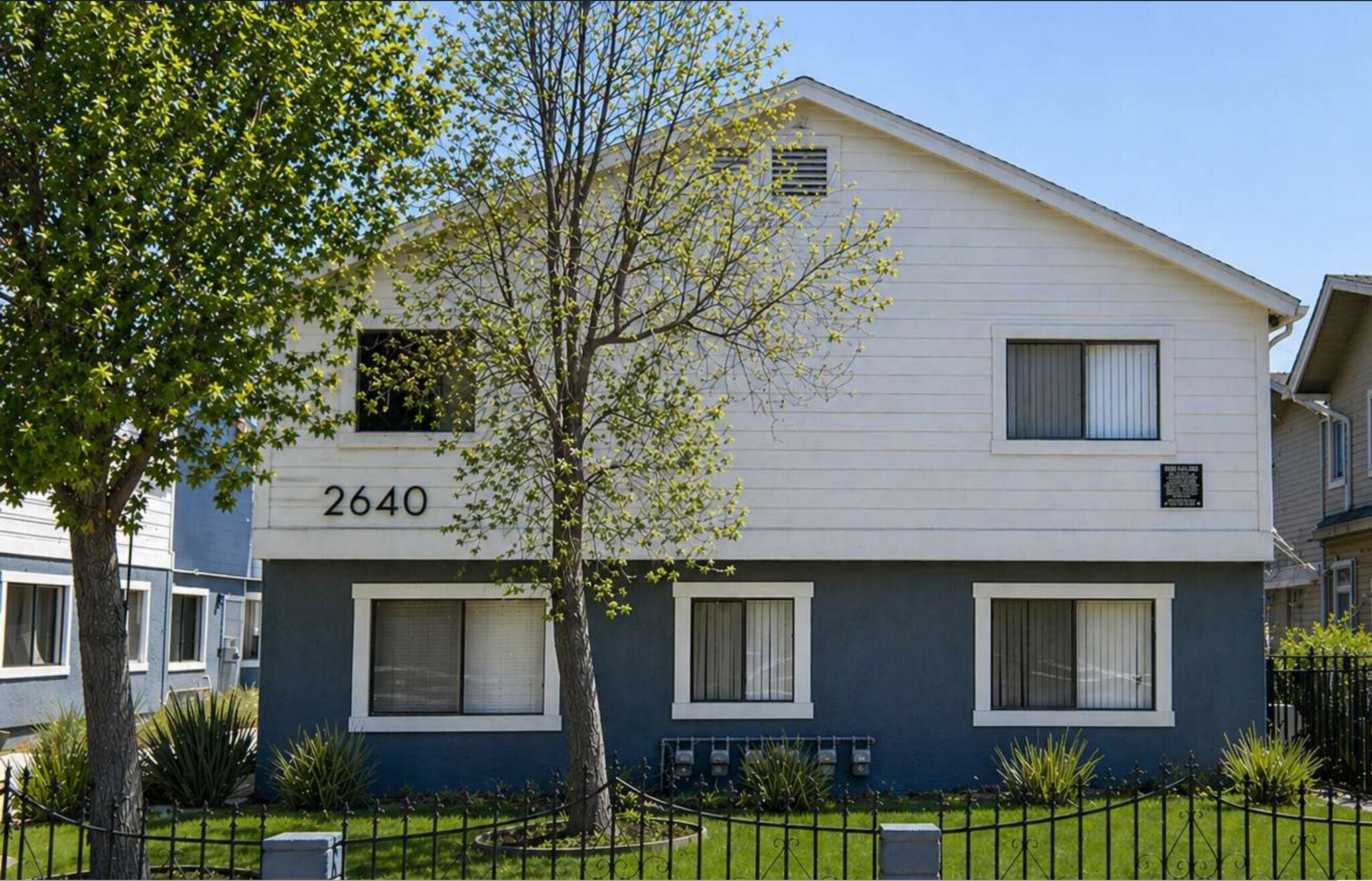 2640 Dalton Ave, Los Angeles, CA à vendre Photo de l’immeuble– Image 1 sur 11