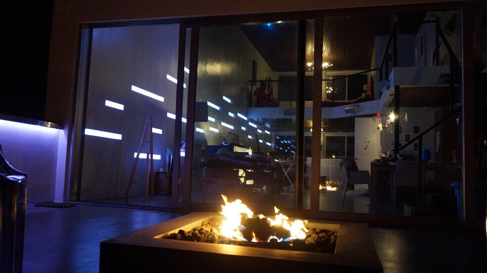 32-32 Steinway St, Long Island City, NY à louer - Photo de l’immeuble – Image 1 sur 7