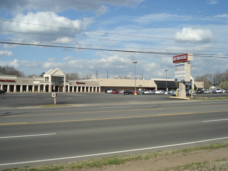 1487 Madison St, Clarksville, TN à louer - Photo de l’immeuble – Image 2 sur 3