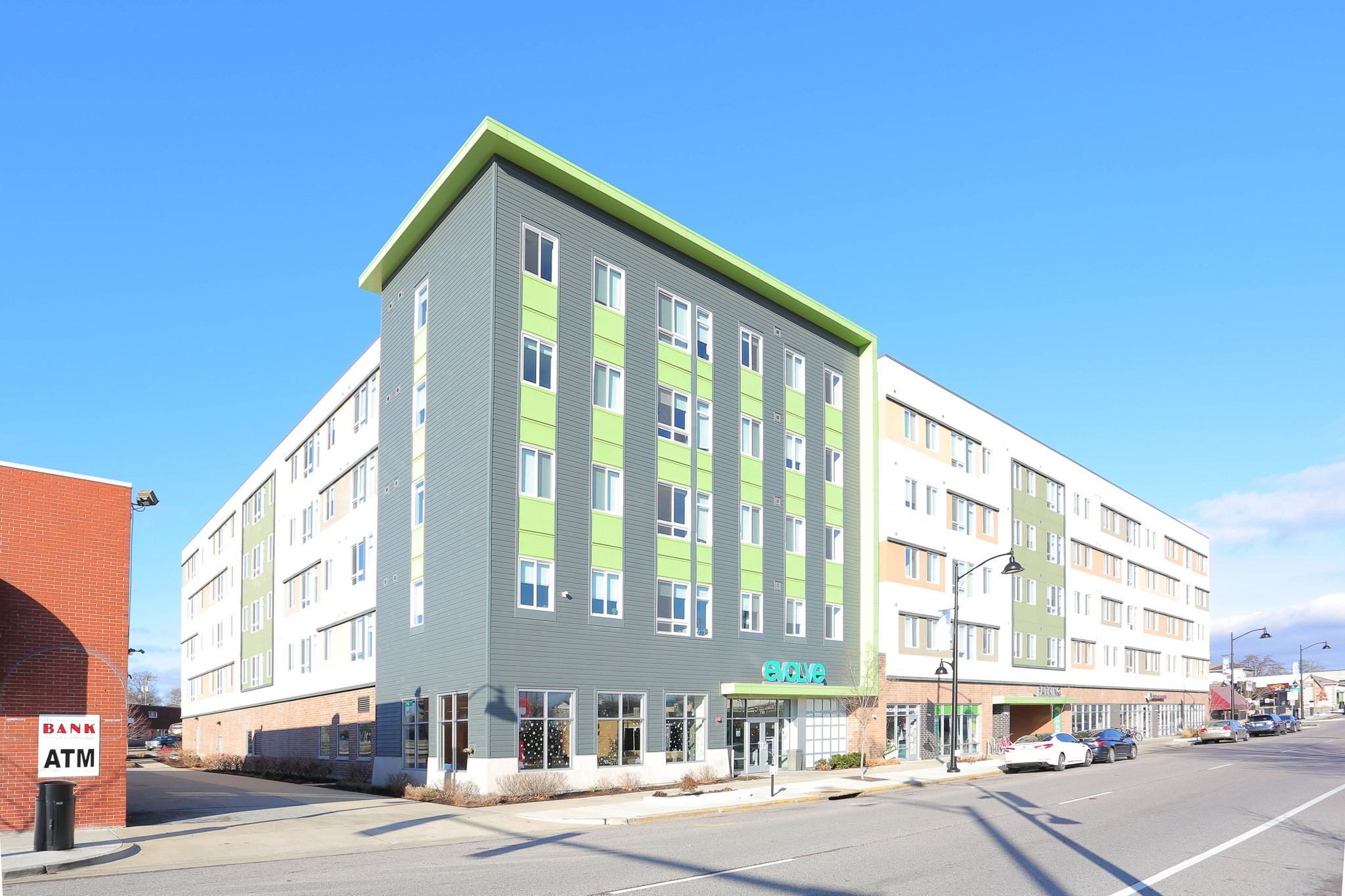 710 S Illinois Ave, Carbondale, IL à louer Photo de l’immeuble– Image 1 sur 2