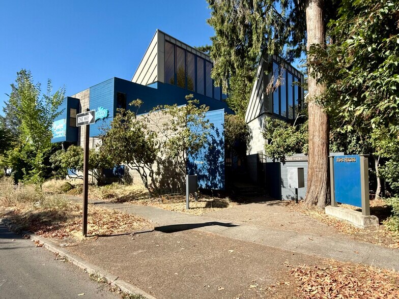1158 High St, Eugene, OR à louer - Photo de l’immeuble – Image 2 sur 14