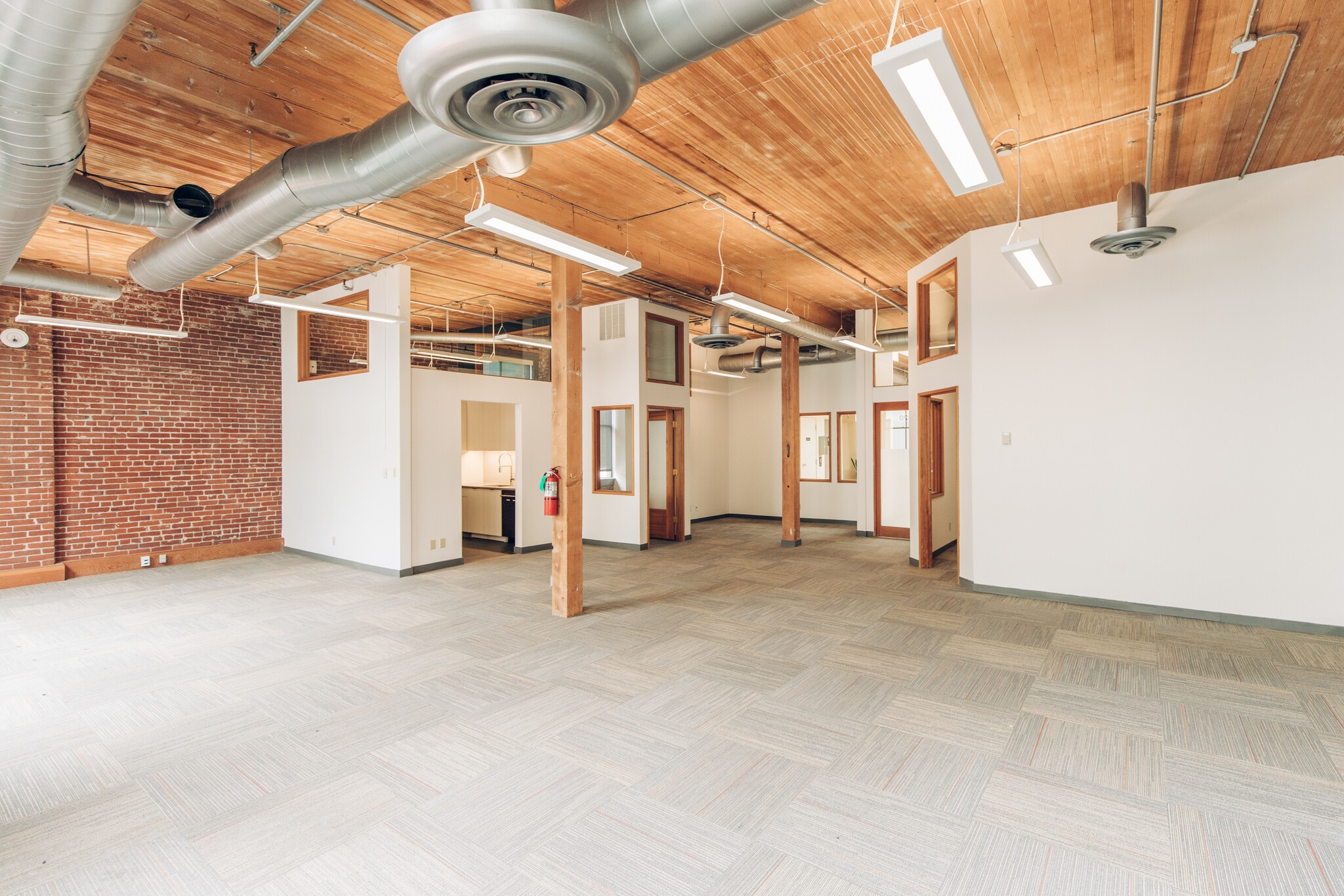 208 SW First Ave, Portland, OR à louer Photo de l’immeuble– Image 1 sur 9