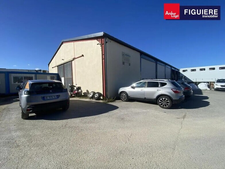 Impasse Des Chênes Verts, Grans à louer - Photo de l’immeuble – Image 2 sur 13