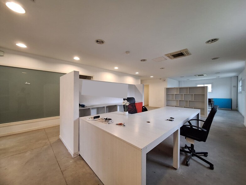 Local d’activités dans Blanquefort à louer - Photo de l’immeuble – Image 2 sur 6