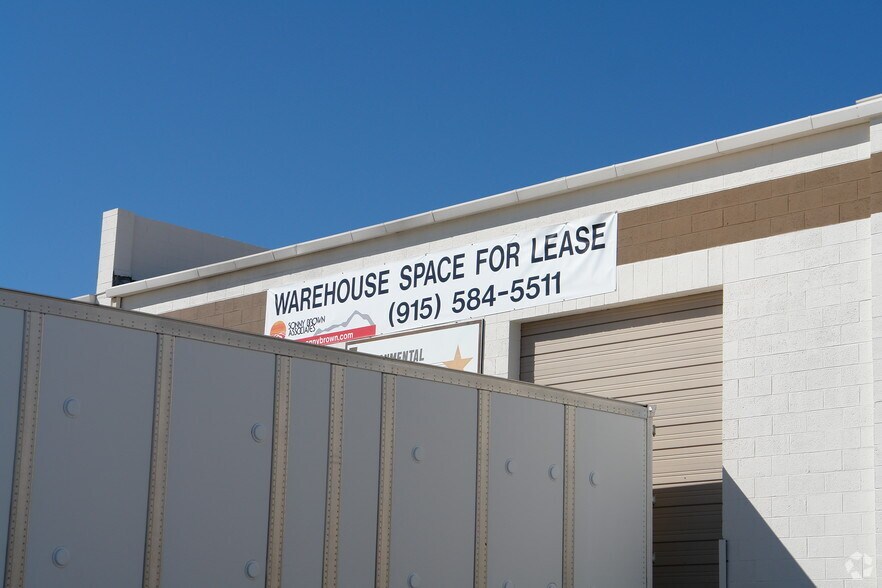 9715-9721 Carnegie Ave, El Paso, TX à louer - Photo de l’immeuble – Image 2 sur 7