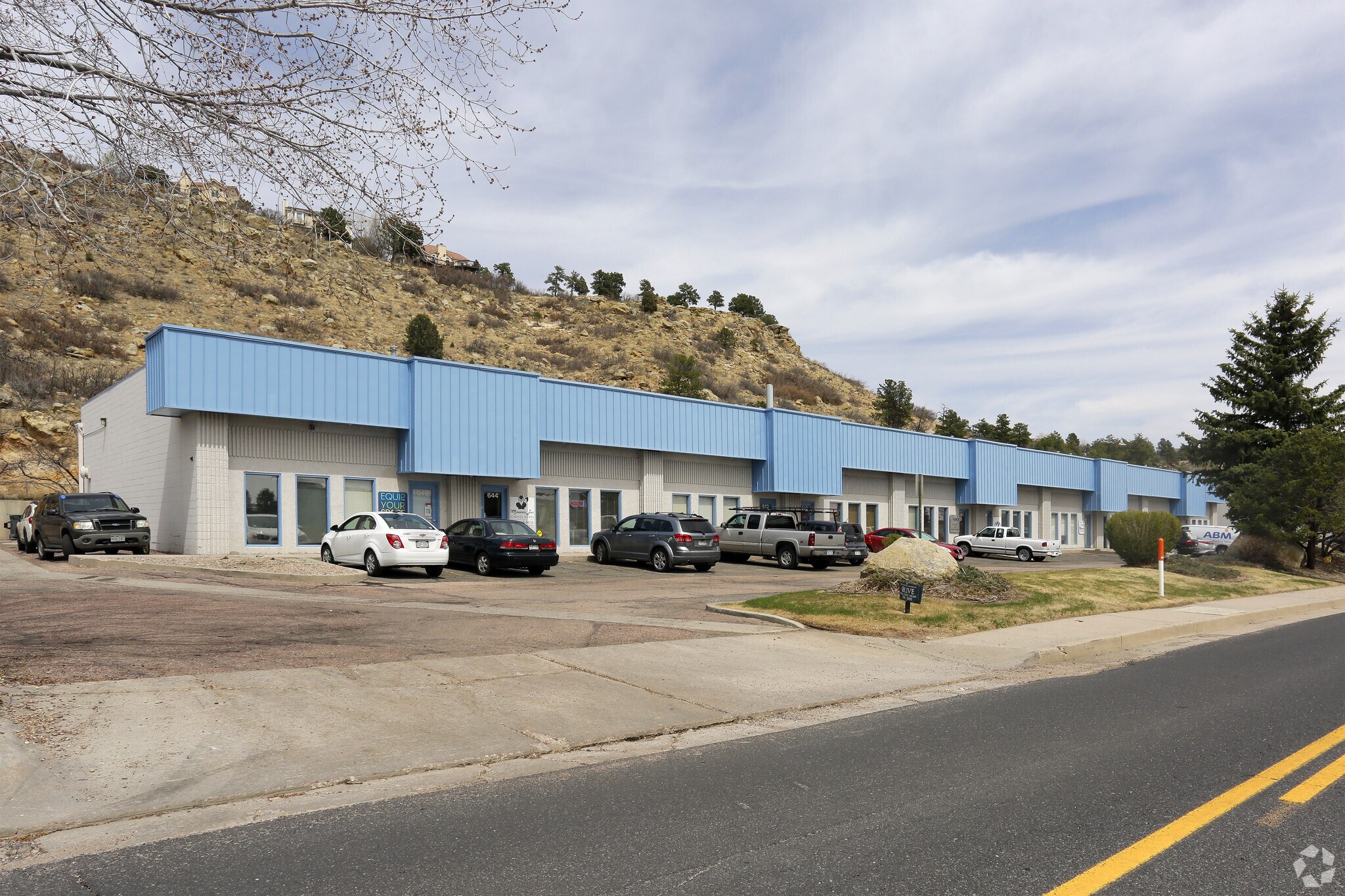 628-646 Elkton Dr, Colorado Springs, CO à louer Photo principale– Image 1 sur 6