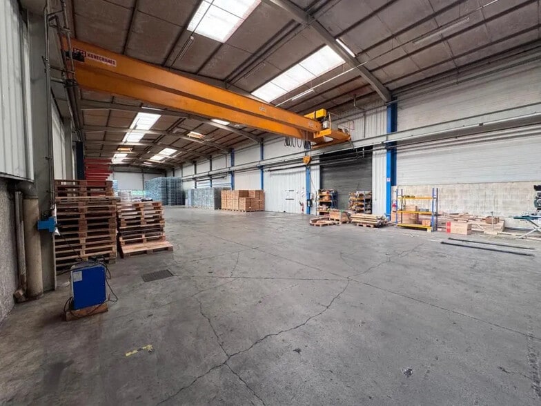 Bureau dans Béligneux à louer - Photo de l’immeuble – Image 1 sur 5