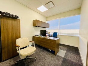 6120 2nd St SE, Calgary, AB à louer Photo intérieure– Image 2 sur 24