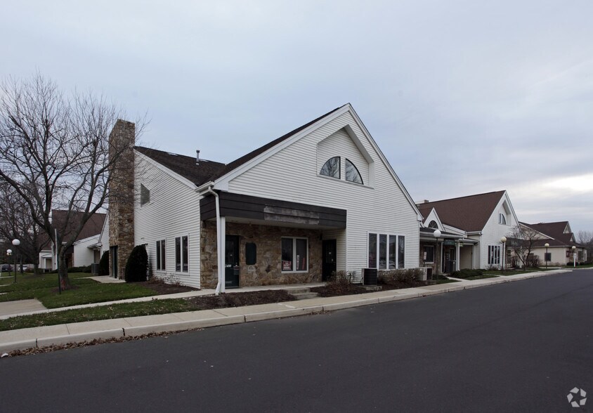 2400-2446 Bristol Rd, Bensalem, PA à louer - Photo de l’immeuble – Image 1 sur 1