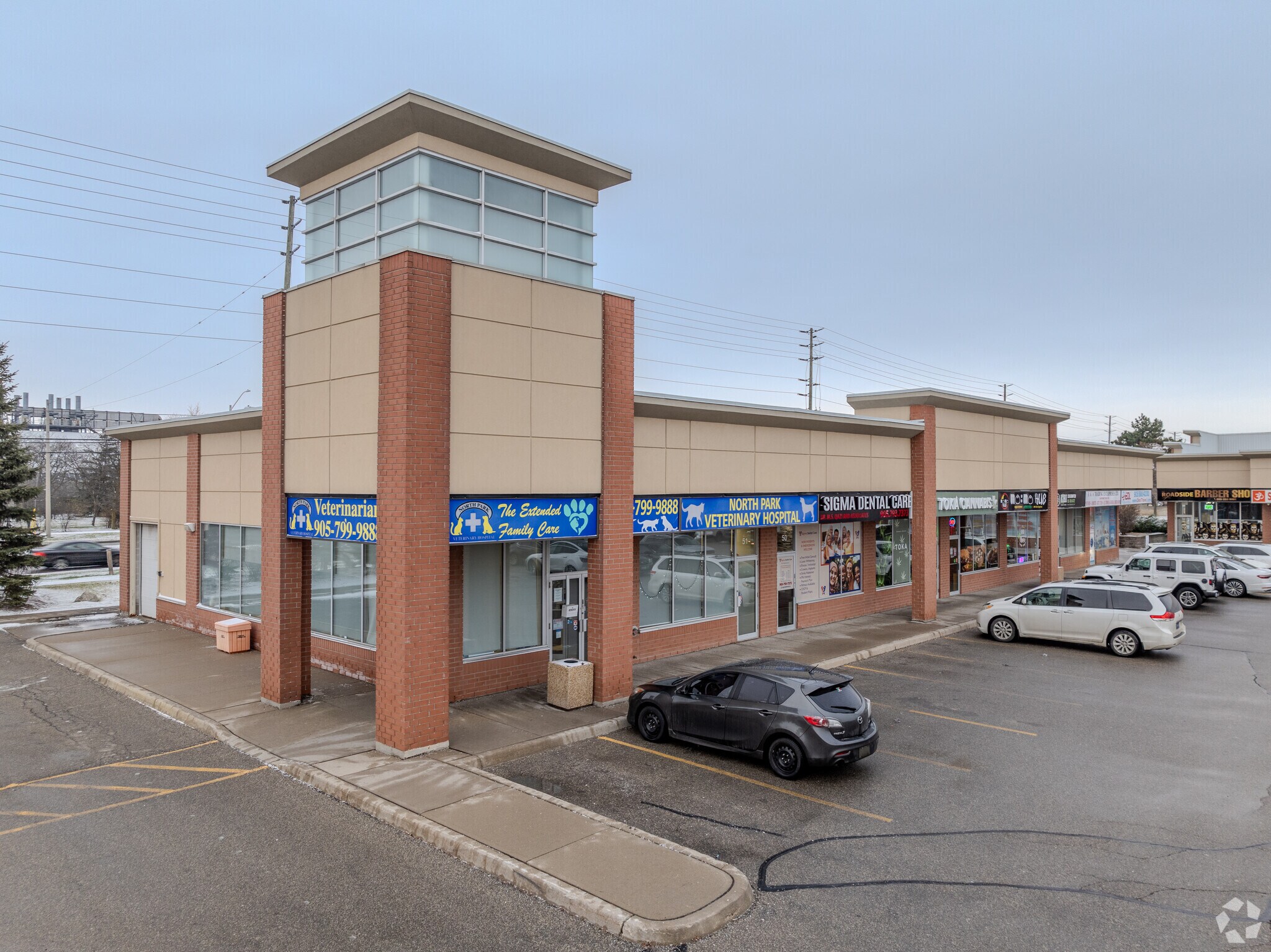 490 Chrysler Dr, Brampton, ON à vendre Photo principale– Image 1 sur 5
