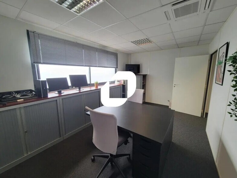 Bureau dans Saint-Sébastien-sur-Loire à louer - Photo de l’immeuble – Image 3 sur 5