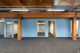 568 1st Ave S, Seattle, WA à louer Photo intérieure– Image 2 sur 4