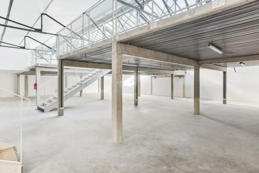 Bureau dans Montreuil à louer - Photo de l’immeuble – Image 2 sur 12