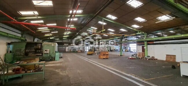 Plus de détails pour Local d’activités à vendre