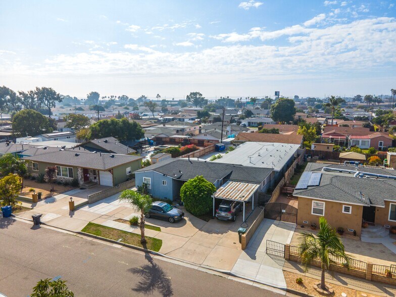 678 Jefferson Ave, Chula Vista, CA à vendre - Photo de l’immeuble – Image 2 sur 10