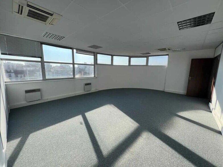 Bureau dans Alfortville à louer - Photo de l’immeuble – Image 3 sur 4