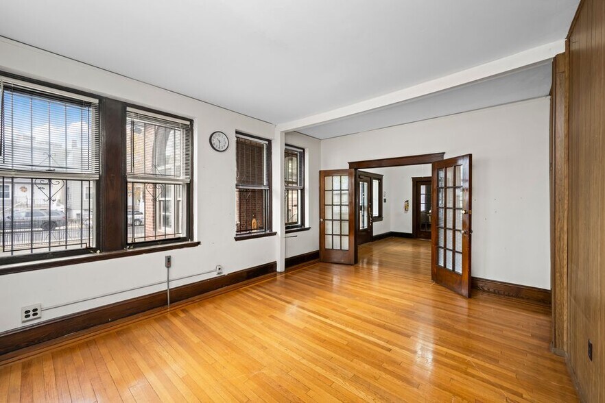 15 Webster Ave, Staten Island, NY à vendre - Photo intérieure – Image 2 sur 8
