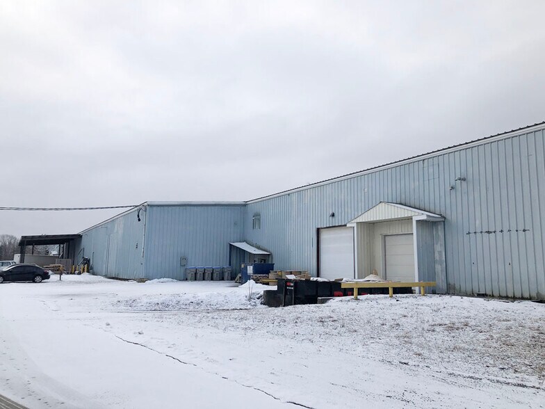 1 Firestone Rd, Strathroy-Caradoc, ON à vendre - Photo de l’immeuble – Image 2 sur 21