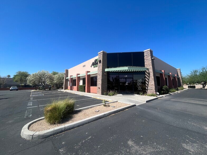 17218 N 72nd Dr, Glendale, AZ à louer - Photo de l’immeuble – Image 2 sur 11