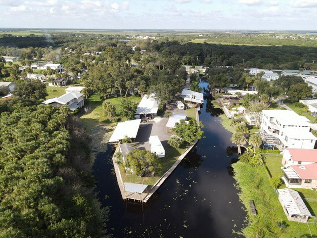 1069 Marina Ln, Moore Haven, FL à vendre Photo principale– Image 1 sur 11