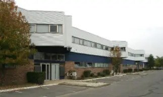 Local d’activités dans Bonneuil-sur-Marne à louer - Photo de l’immeuble – Image 1 sur 11