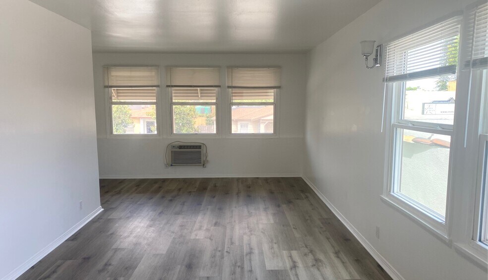 5514-5516 Cahuenga Blvd, North Hollywood, CA à vendre - Photo intérieure – Image 3 sur 3