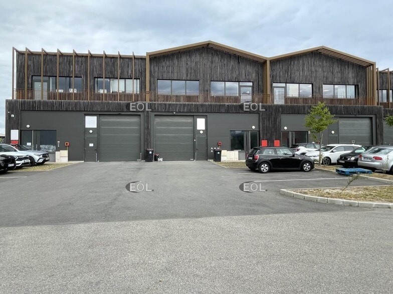 Local d’activités dans Cormeilles-en-Parisis à louer - Photo de l’immeuble – Image 1 sur 6