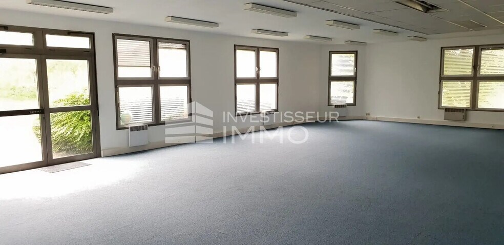 Bureau dans Torcy à vendre - Photo de l’immeuble – Image 2 sur 5