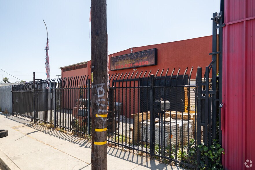 12615 S Main St, Los Angeles, CA à vendre - Photo de l’immeuble – Image 3 sur 4