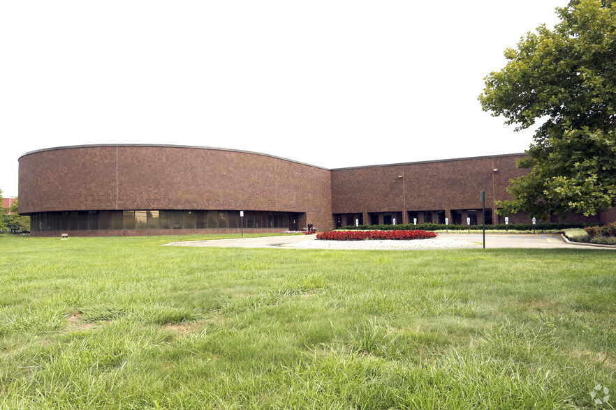 100 Herrod Blvd, South Brunswick, NJ à louer - Photo principale – Image 1 sur 8