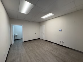 11412 Buvinghausen Road, Tomball, TX à louer Photo intérieure– Image 1 sur 4