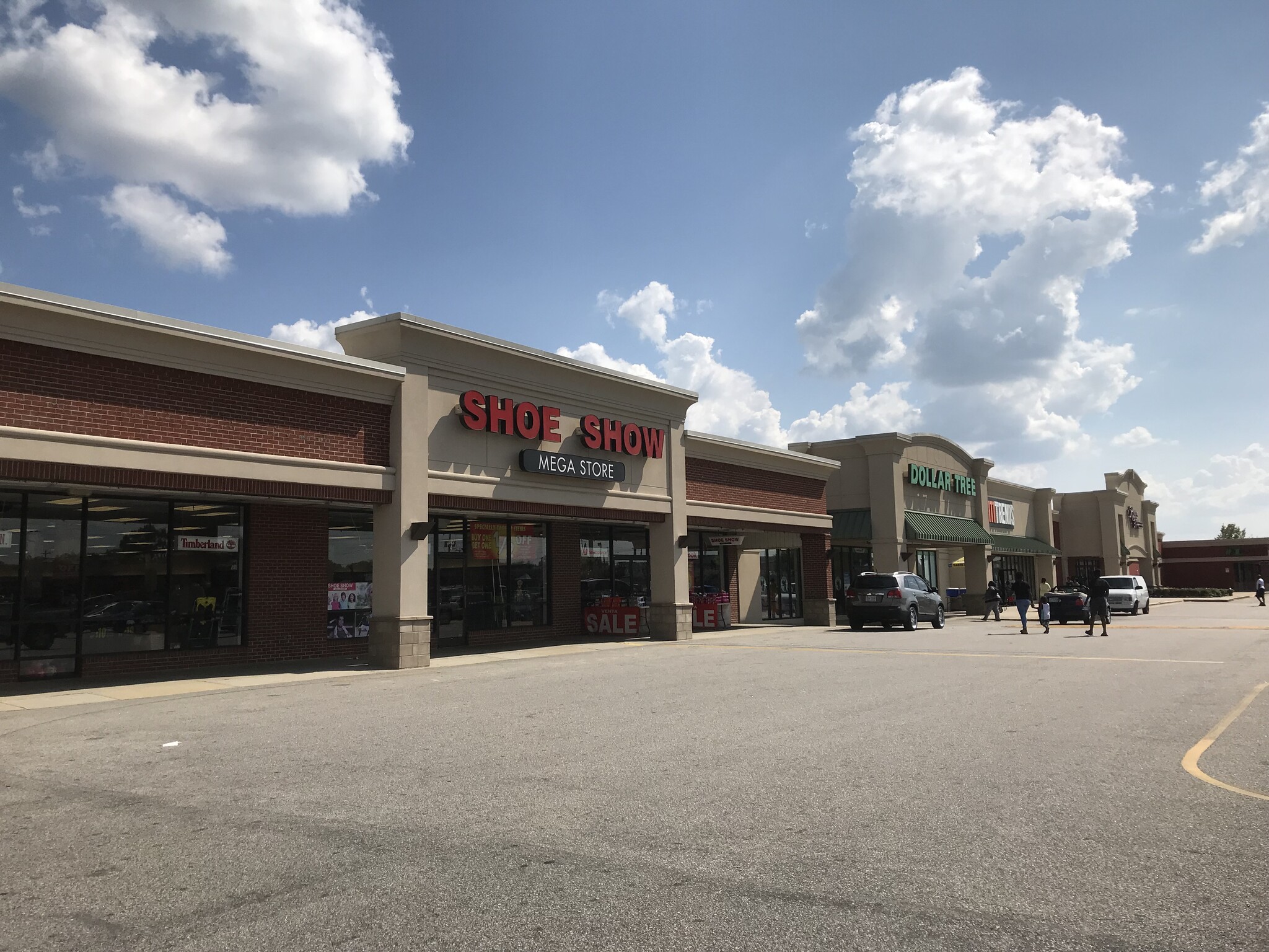 330-342 N Eastern Blvd, Fayetteville, NC à louer Photo de l’immeuble– Image 1 sur 2