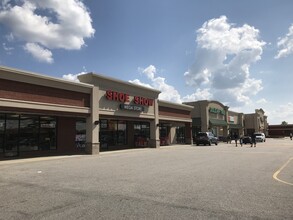330-342 N Eastern Blvd, Fayetteville, NC à louer Photo de l’immeuble– Image 1 sur 2
