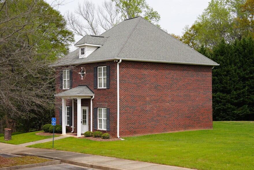 1971 S Pine St, Spartanburg, SC à louer - Photo de l’immeuble – Image 2 sur 2