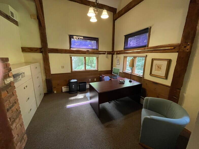 167 Baxter Rd, Storrs Mansfield, CT à vendre - Photo de l’immeuble – Image 3 sur 24