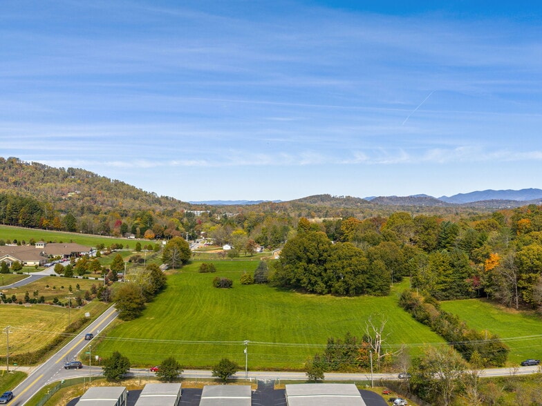 5620 Old Haywood Rd, Mills River, NC à vendre - Aérien – Image 3 sur 11